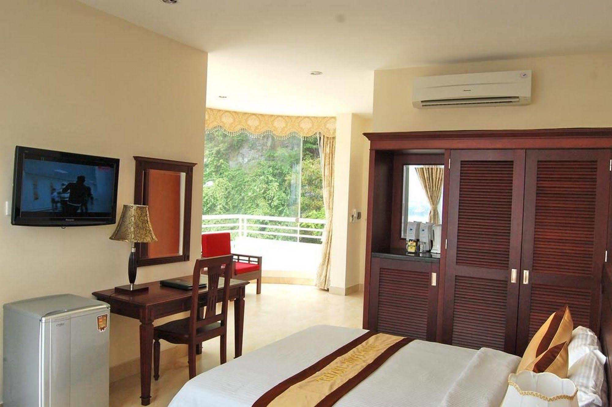 Hung Long Harbour Hotel Cat Ba Dong Khe Sau Экстерьер фото